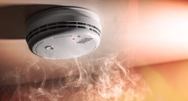 NetVox Assurances : Comment protéger votre maison avec une alarme incendie ?