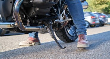 NetVox Assurances : Quels sont les différents types de béquilles pour moto ?